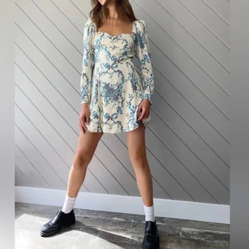 Aritzia Sunday Best Coco Long Sleeve Dress Cream Blue  Size 4